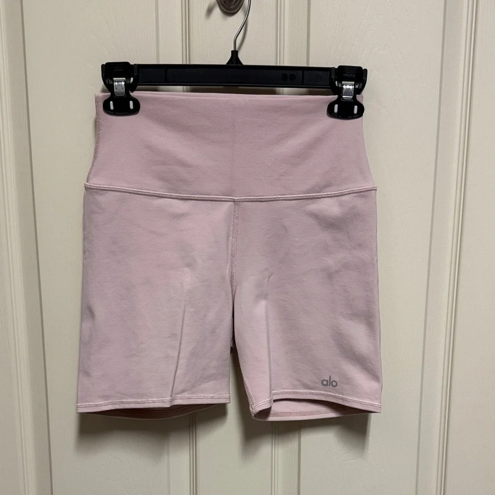 Alo Yoga Ballet Pink 5” Airbrush High-waist Biker Short - Picture 3 of 15